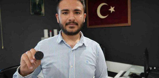 Türkiye’nin en Genç Muhtarı Mührü Babasından Alarak Göreve Başladı
