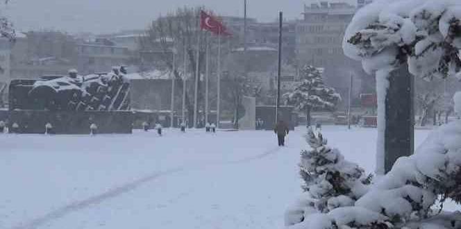 Gaziantep’te kar yağışı etkili Oluyor